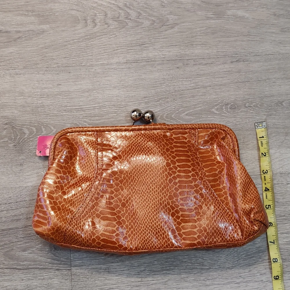 NWT Kiss Lock Orange Snack Skin Clutch